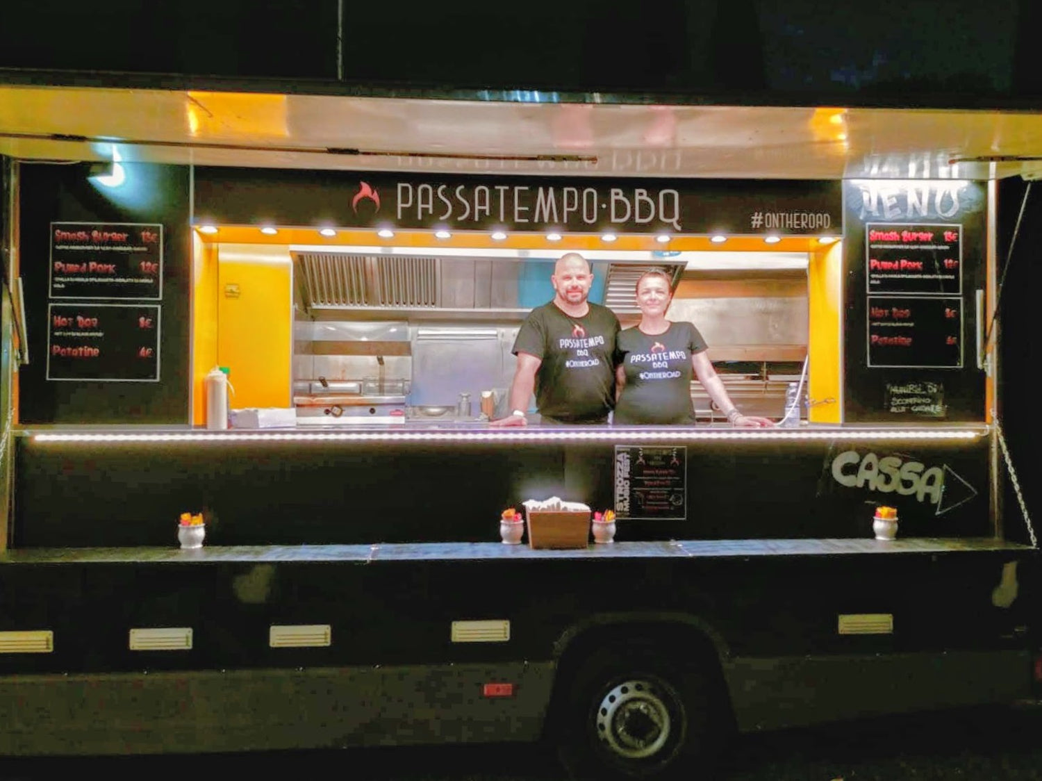 picnic sulla lavanda, picnic al lavandeto, picnic sui campi di lavanda, dove prenotare per cenare sul campo di lavanda, truck food, street food Assisi