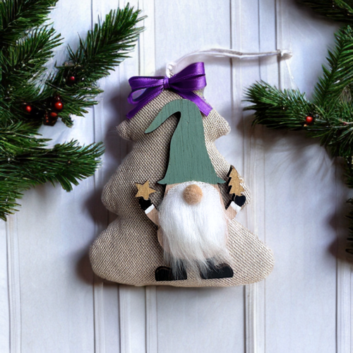 albero di Natale, albero di Natale decorato, albero di Natale per piccoli spazi, alberello Natalizio, alberello di Natale, alberello con elfo, regalo di Natale economico, regali di Natale economici, cosa regalare a Natale a colleghi, decorazioni Natalizie elfi e albero di Natale, idee regalo di Natale per tutti, sacchetti di lavanda a forma di alberello, regalo lavanda, regalo di Natale sostenibile. Regali di Natale fatti a mano, regali di Natale originali, idee regalo Natale per colleghi di lavoro,