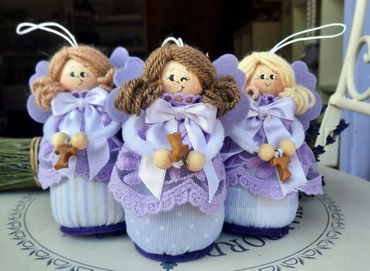 Bomboniera angelo, angelo per bomboniere, Angioletti pieni di fiori di lavanda, bomboniere angioletto, bomboniere religiose, Bomboniere Prima comunione, bomboniere Santa Cresima, Bomboniere Tao, bomboniere religiose per comunione, Bomboniera bambina,  interamente realizzati a mano con stoffe nei toni del lilla e Tao