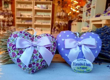 bomboniera a cuore, regalare un cuore, idee regalo Natale cuore, idee regalo San Valentino cuore, cuore originale, cuore fatto a mano, Bustine lavanda, bustine lavanda lilla, bustine di lavanda, bustine con lavanda, bustine profumate. Gadget Natale per aziende