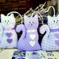 Cosa regalare per Natale a chi ha tutto? Un regalo di Natale originale. Idee regalo per gli amanti dei gatti. Gatto lavanda. gatti lavanda. Sacchetti lavanda da mettere nei cassetti. Sacchetti profumati a forma 
i gatto, sacchetti profumati. regali per chi ama gli animali