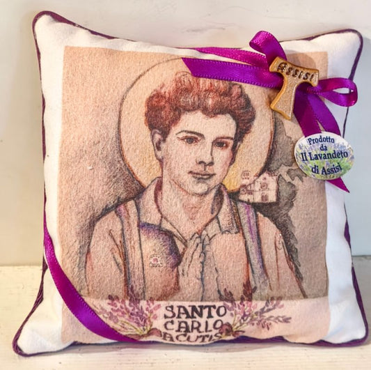 Articoli religiosi Assisi, Santo Carlo Acutis, souvenir con Santo Carlo Acutis, idee regalo con Carlo Acutis, ricordino Carlo Acutis, souvenir artigianali di Assisi. Articoli da regalo religiosi. Souvenir con Tao Articoli  fatti a mano  e pieni di lavanda, ispirati a San Carlo Acutis, il “patrono di Internet” e simbolo di fede viva per i giovani